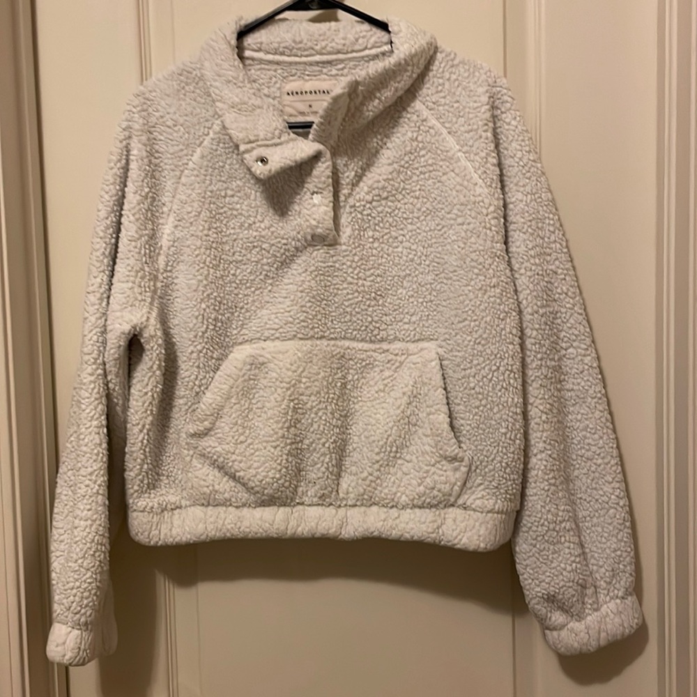 White Aeropostale sweater